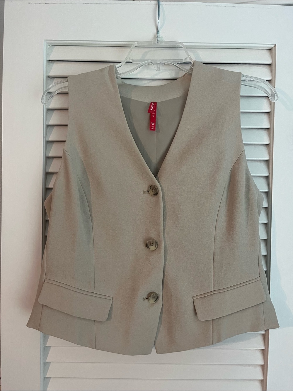 SPANX Carefree Crepe Vest Top- Tahini
